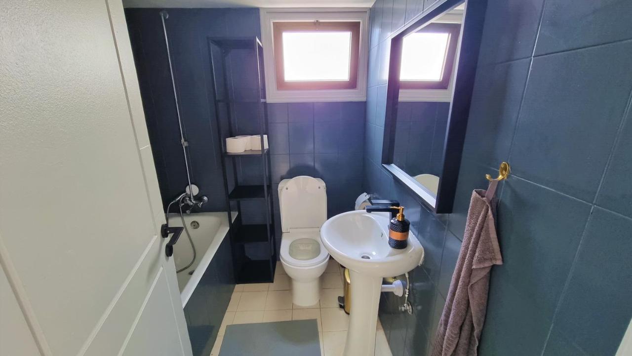 Cozy Beach Apt / 100 Mbit+ Netflix / Near Airport Larnaca Exteriör bild